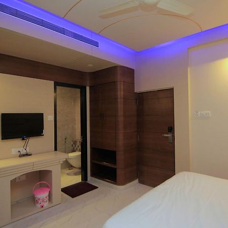 Hotel Sai Dharam Palace Shirdi Exterior photo