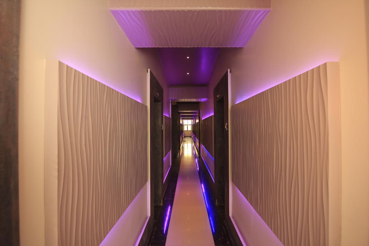 Hotel Sai Dharam Palace Shirdi Exterior photo