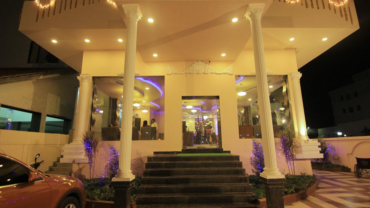 Hotel Sai Dharam Palace Shirdi Exterior photo